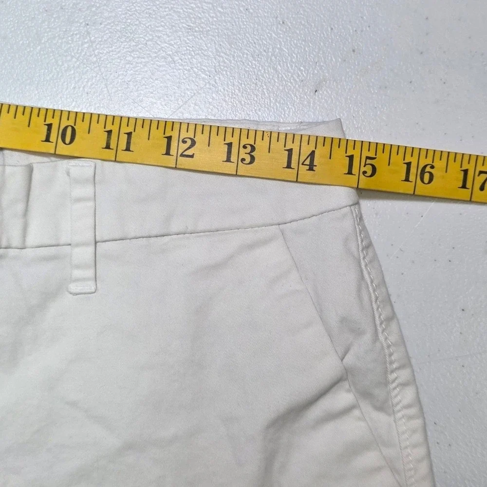 Old Navy Chino Shorts White Cotton Stretch Casual Size 2 Summer, Preppy, Classic